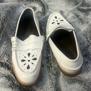 Julien David Womens 9 White Leather Oxford Loafer Shoes with Cutout Accents